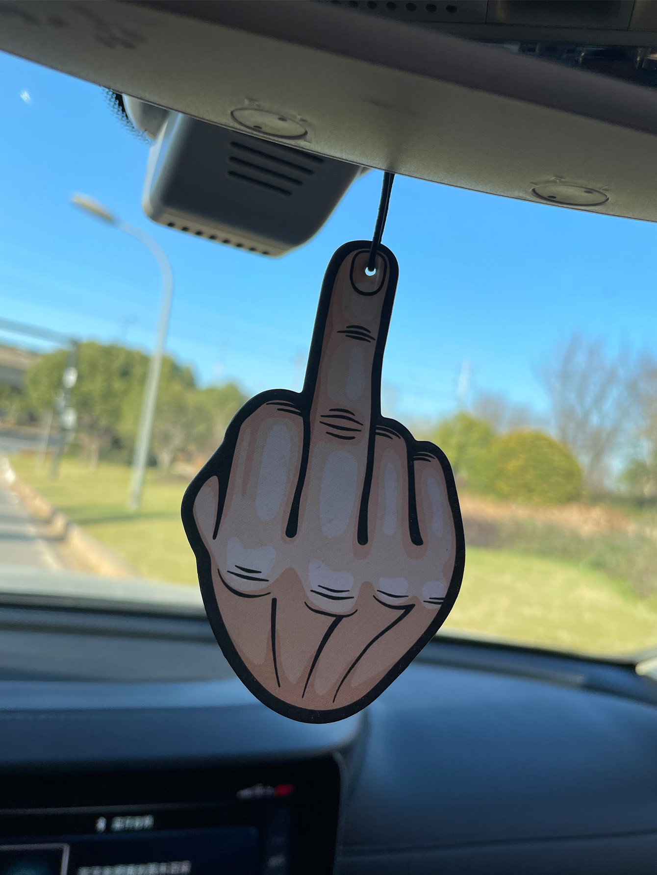 Middle Finger, Parfum de voitu - Perfume And Fragrance Are Same avis et prix